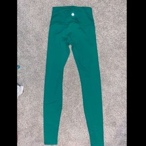 Kelly Green Lululemon Wunder Under Leggings 28”